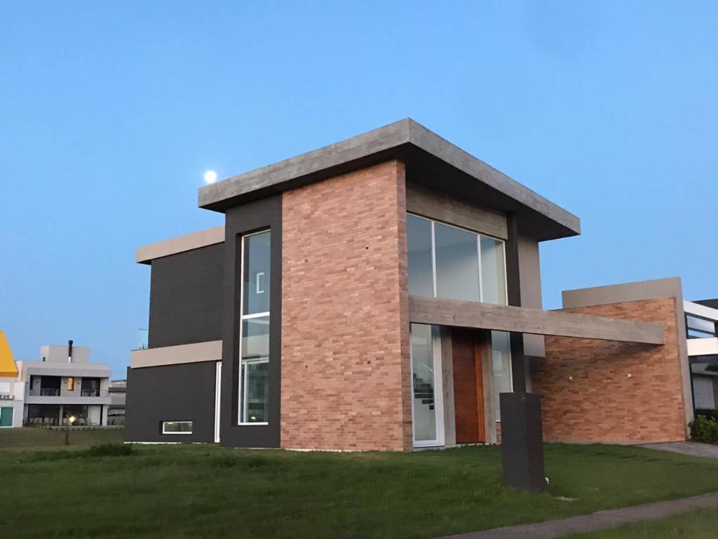 Casa em Condomínio 4 dormitórios para venda, CAPÃO ILHAS RESORT em Capão da Canoa | Ref.: 64